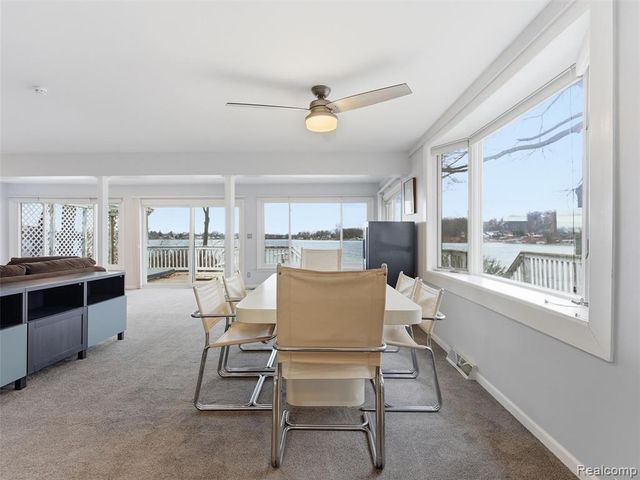 1701 Eason, Waterford, MI 48328