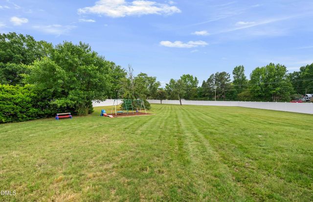 15 Old Garden Lane, Youngsville, NC 27596