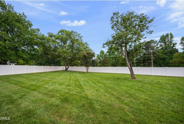 15 Old Garden Lane, Youngsville, NC 27596