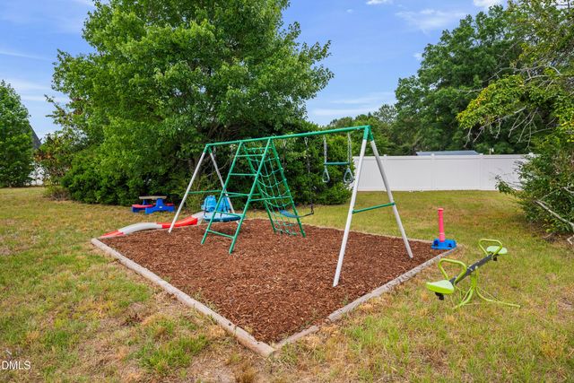 15 Old Garden Lane, Youngsville, NC 27596