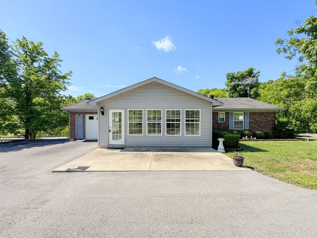 2965 Fort Blount Rd, Hartsville, TN 37074