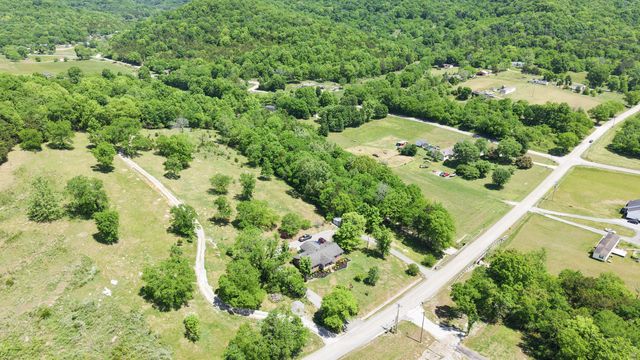 2965 Fort Blount Rd, Hartsville, TN 37074