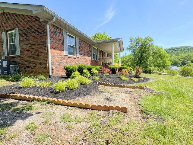 2965 Fort Blount Rd, Hartsville, TN 37074