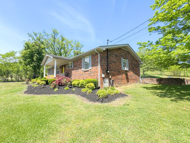 2965 Fort Blount Rd, Hartsville, TN 37074