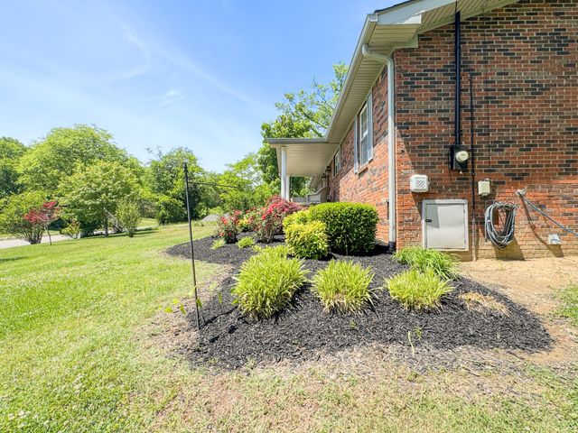 2965 Fort Blount Rd, Hartsville, TN 37074