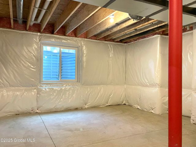 1 Jennifer Lane, Milton, NY 12020