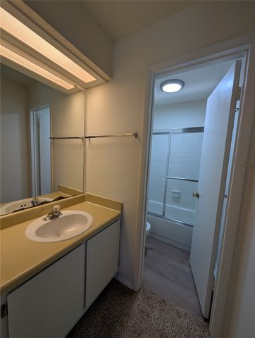 7431 Holly Hill Drive 219, Dallas, TX 75231