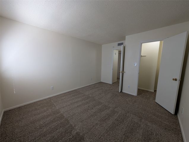 7431 Holly Hill Drive 219, Dallas, TX 75231
