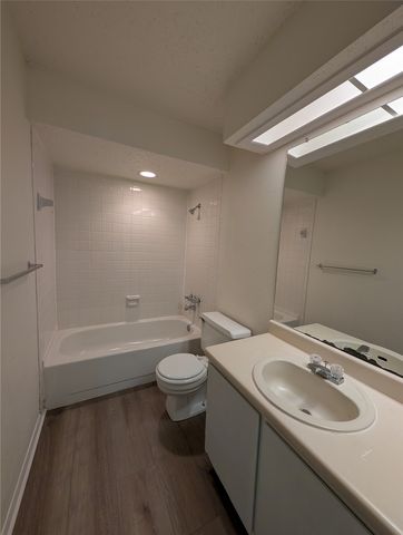 7431 Holly Hill Drive 219, Dallas, TX 75231