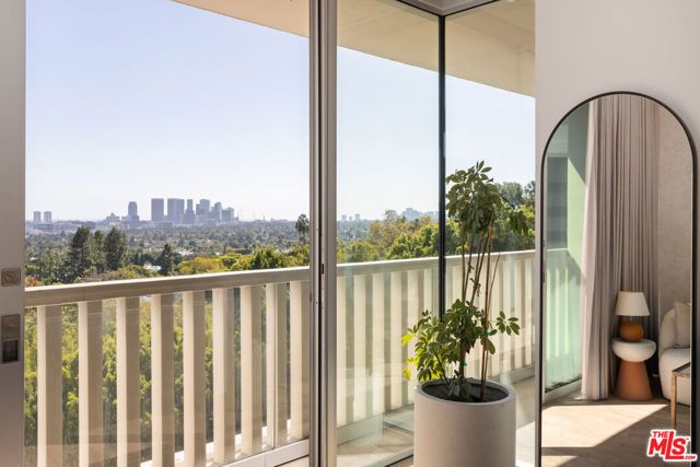 9255 Doheny Road 704, West Hollywood, CA 90069