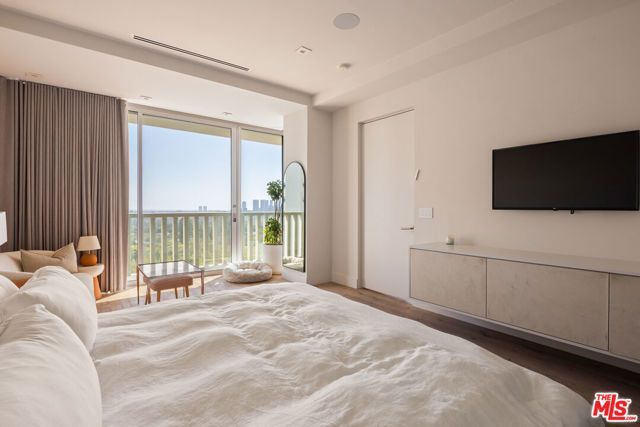 9255 Doheny Road 704, West Hollywood, CA 90069