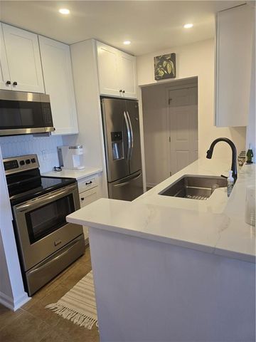 300 Johnson Ferry Road B608, Sandy Springs, GA 30328