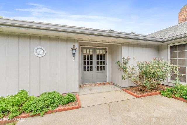 809 W Bonaire Drive, Lafayette, LA 70506
