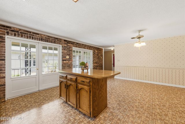 809 W Bonaire Drive, Lafayette, LA 70506