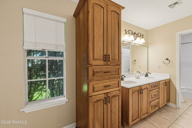 809 W Bonaire Drive, Lafayette, LA 70506