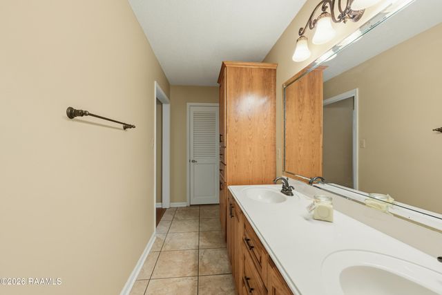 809 W Bonaire Drive, Lafayette, LA 70506