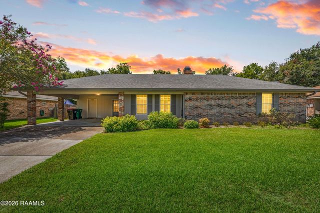 809 W Bonaire Drive, Lafayette, LA 70506