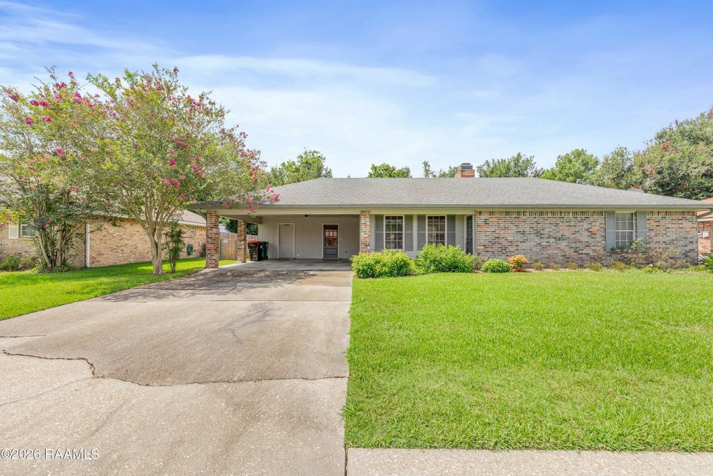 809 W Bonaire Drive, Lafayette, LA 70506