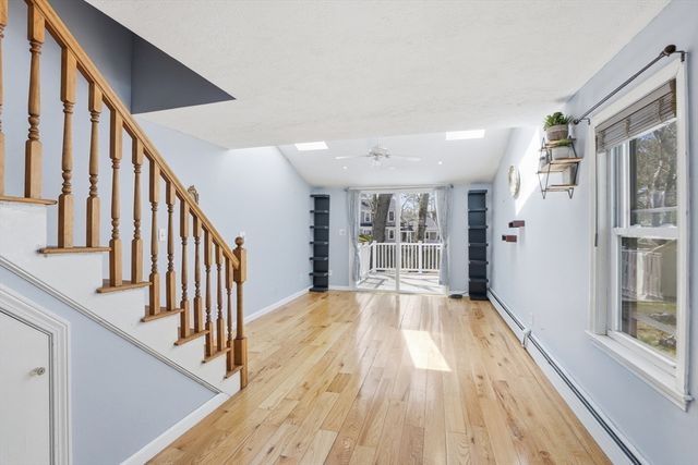 107 Pond St, Rockland, MA 02370