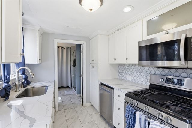 107 Pond St, Rockland, MA 02370