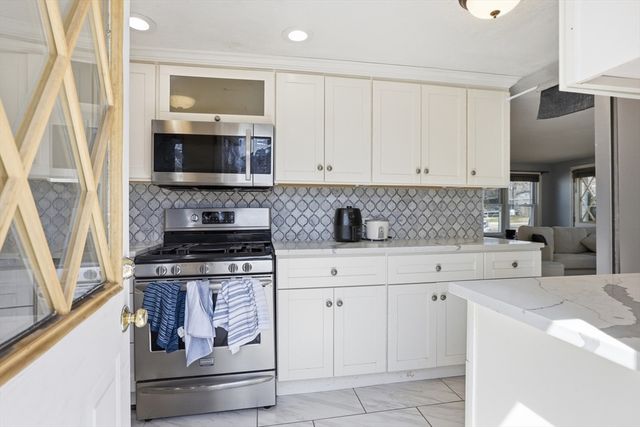 107 Pond St, Rockland, MA 02370