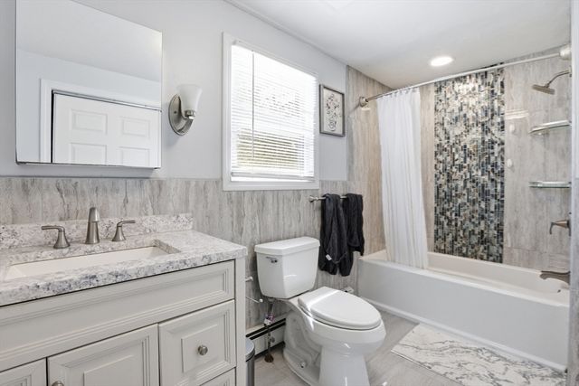 107 Pond St, Rockland, MA 02370