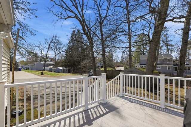 107 Pond St, Rockland, MA 02370
