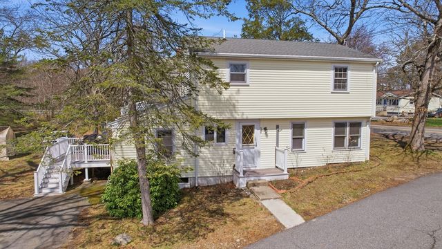 107 Pond St, Rockland, MA 02370