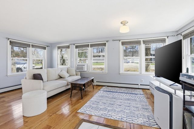 107 Pond St, Rockland, MA 02370