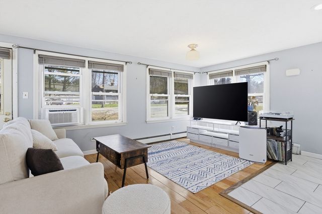 107 Pond St, Rockland, MA 02370