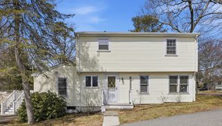 107 Pond St, Rockland, MA 02370