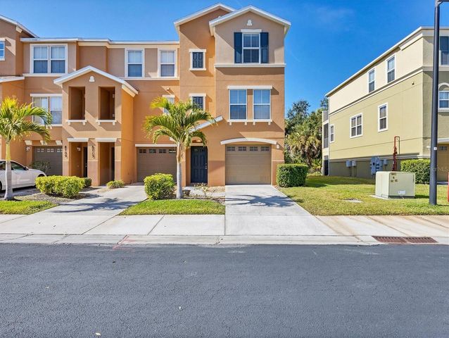 8717 SPRUCE HILLS COURT 8717, Lakewood Ranch, FL 34202