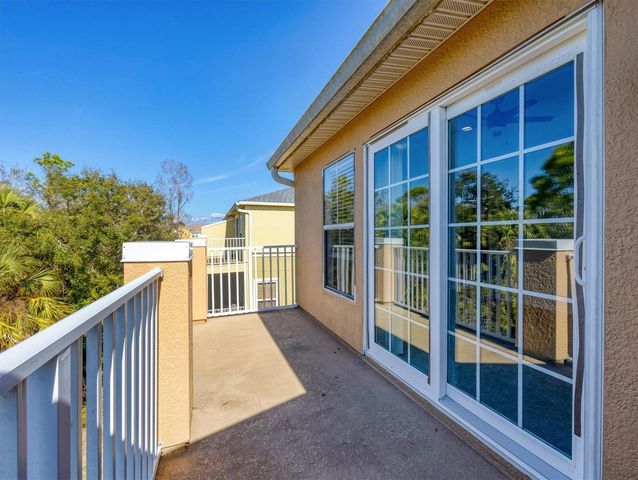 8717 SPRUCE HILLS COURT 8717, Lakewood Ranch, FL 34202