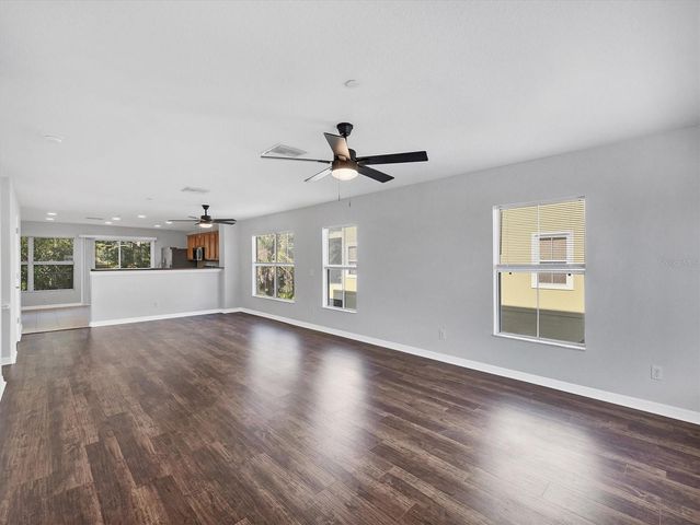 8717 SPRUCE HILLS COURT 8717, Lakewood Ranch, FL 34202