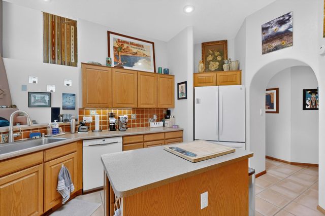 1405 Plaza Sonada NW, Albuquerque, NM 87104