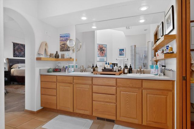 1405 Plaza Sonada NW, Albuquerque, NM 87104