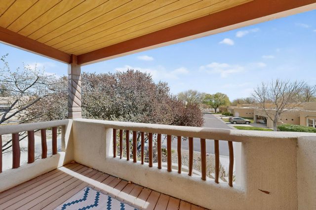 1405 Plaza Sonada NW, Albuquerque, NM 87104