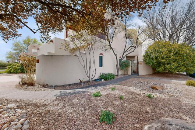 1405 Plaza Sonada NW, Albuquerque, NM 87104