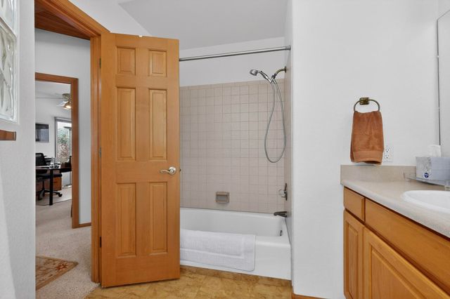 1405 Plaza Sonada NW, Albuquerque, NM 87104