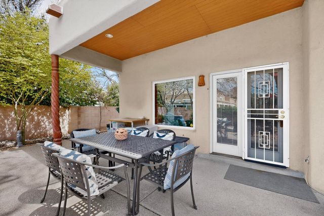 1405 Plaza Sonada NW, Albuquerque, NM 87104