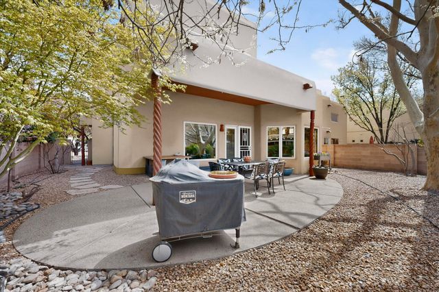 1405 Plaza Sonada NW, Albuquerque, NM 87104