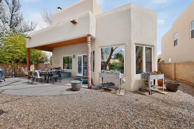 1405 Plaza Sonada NW, Albuquerque, NM 87104