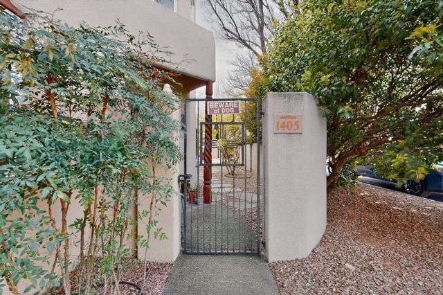 1405 Plaza Sonada NW, Albuquerque, NM 87104