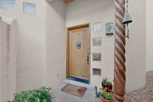 1405 Plaza Sonada NW, Albuquerque, NM 87104