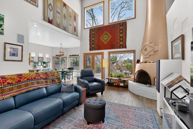 1405 Plaza Sonada NW, Albuquerque, NM 87104