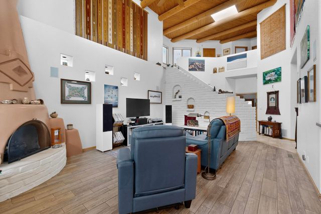 1405 Plaza Sonada NW, Albuquerque, NM 87104