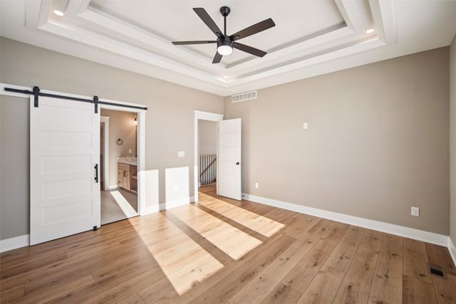 17400 North Valley Drive, Urbandale, IA 50323