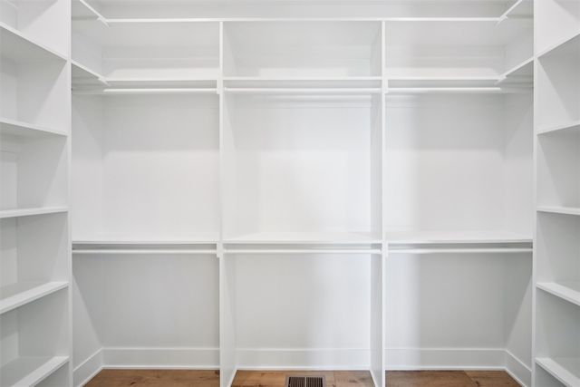 17400 North Valley Drive, Urbandale, IA 50323