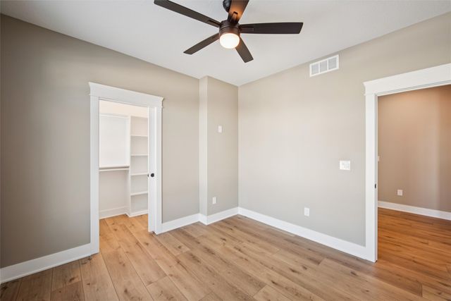 17400 North Valley Drive, Urbandale, IA 50323