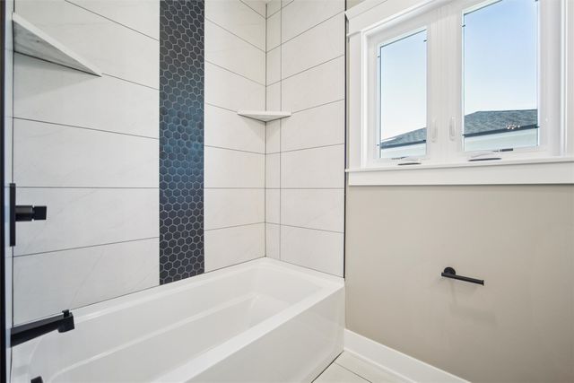 17400 North Valley Drive, Urbandale, IA 50323